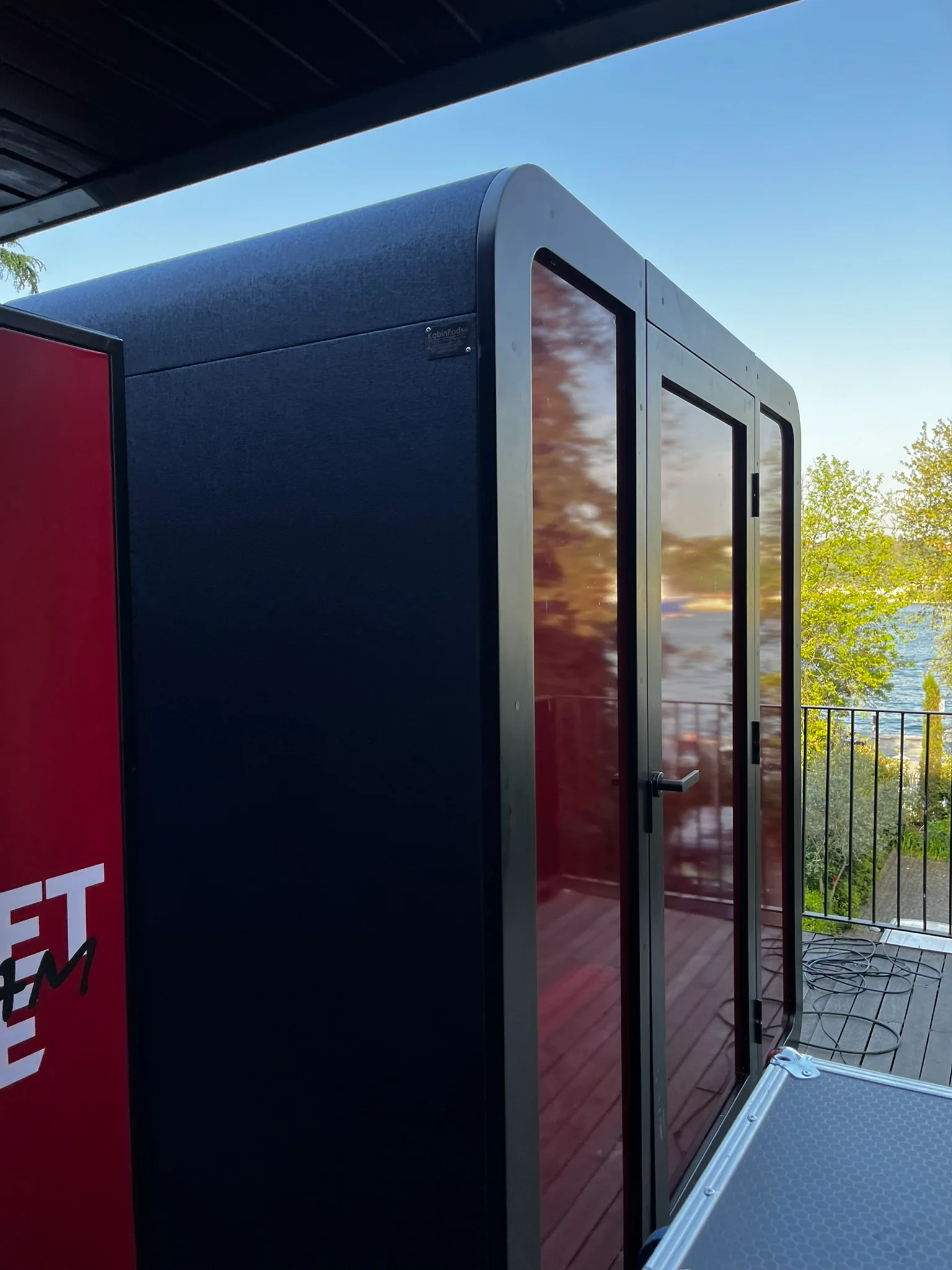 Sakıp Sabancı Müzesi toplantı çalışma kabini referansı